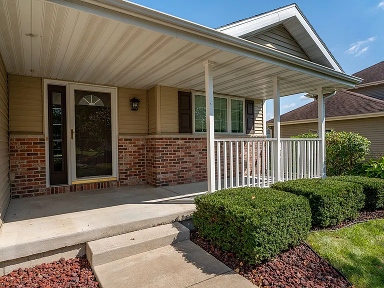 2770 Sunflower Dr — Photo 2