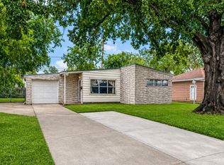6730 Lodge St, Houston, TX 77092