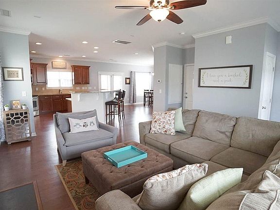 3rd image of 1906 Hinswood Cir