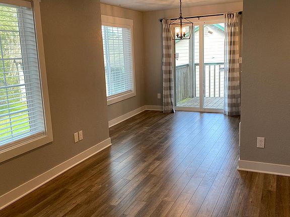 2nd image of 1107 Creekwood Ct SE #D