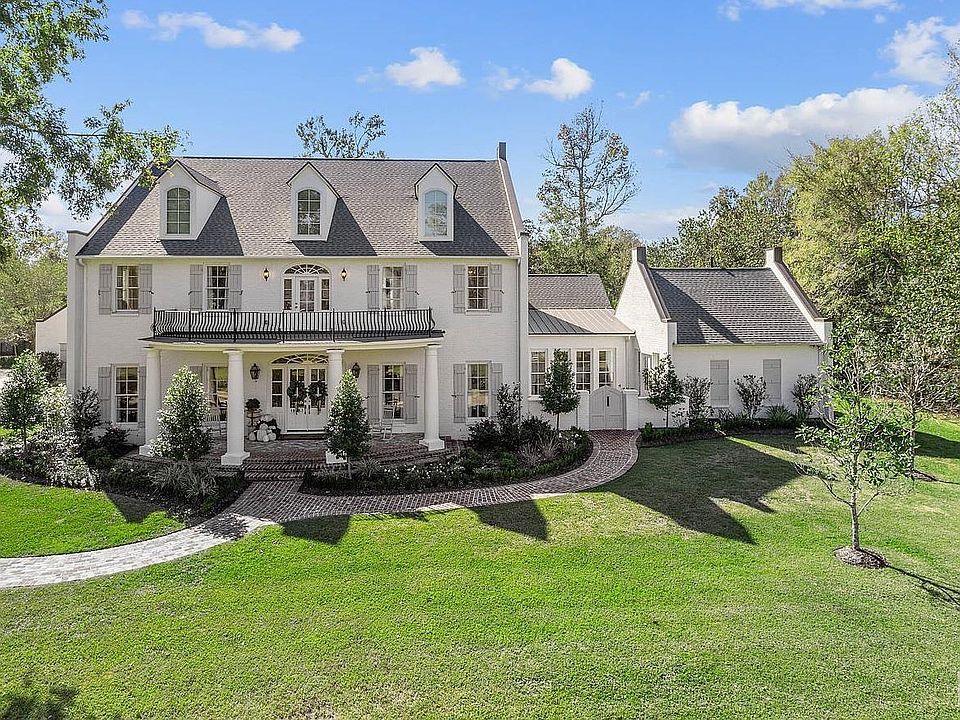 1st image of 18653 Saint Andrews Ct W