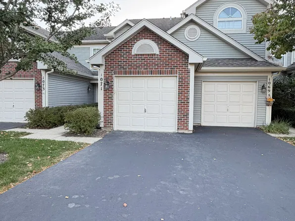 1071 Woodhill Ct, Elgin, IL 60120