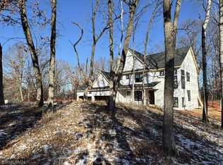 345 Old Wildwood Rd, Mahtomedi, MN 55115