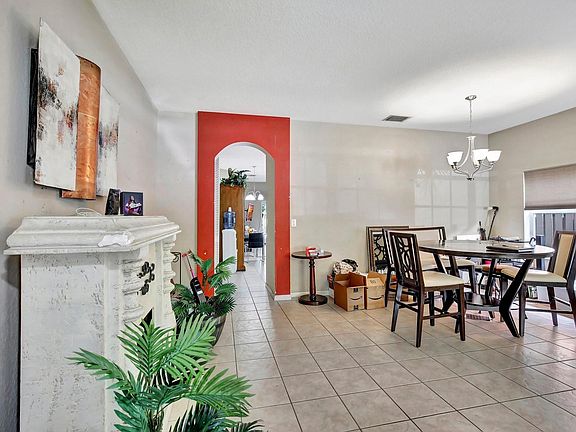 4th image of 2287 NW 72nd Terrace