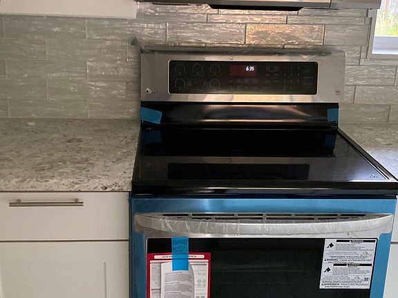 5th image of 14824 Manor Way #1