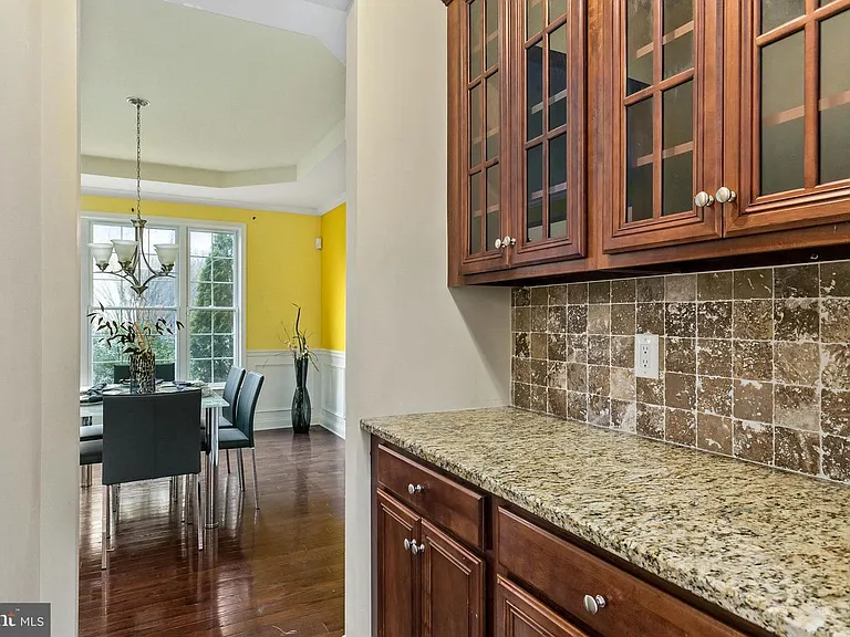 16 Foxcroft Way — Photo 8