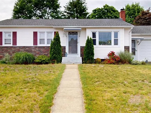 27 Amherst Rd, Warwick, RI 02889