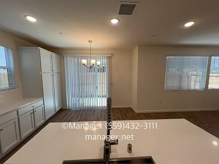 1516 Vintage Ln — Photo 8