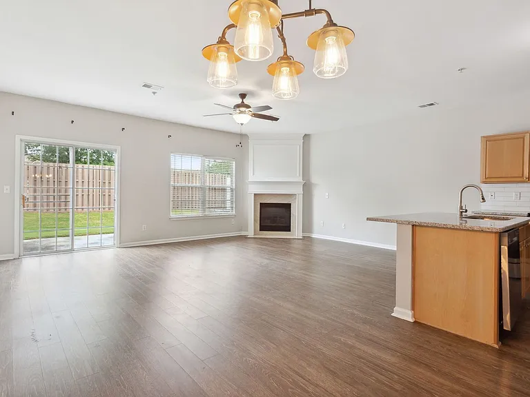 372 Azalea Cir — Photo 10