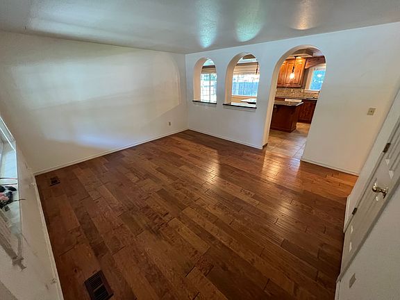 5th image of 3578 S North Church Ave
