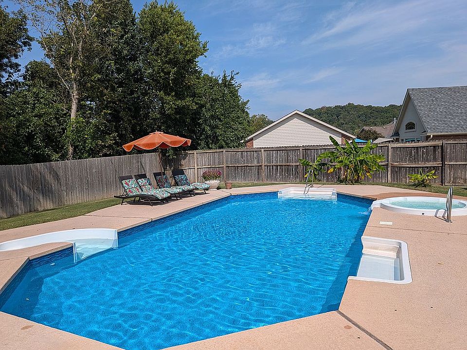 2nd image of 3809 NW Creekstone Blvd