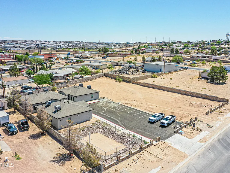 12879 Bret Harte Dr — Photo 31