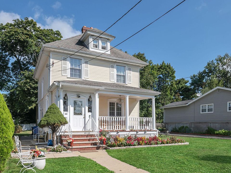 1st image of 133 Everett Pl