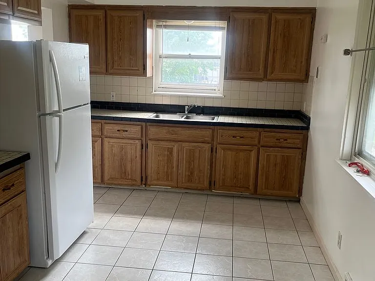 16246 Edgewood Ave — Photo 1