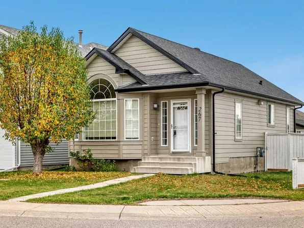 267 NW Covewood Close NE, Calgary, AB T3K 4Z7