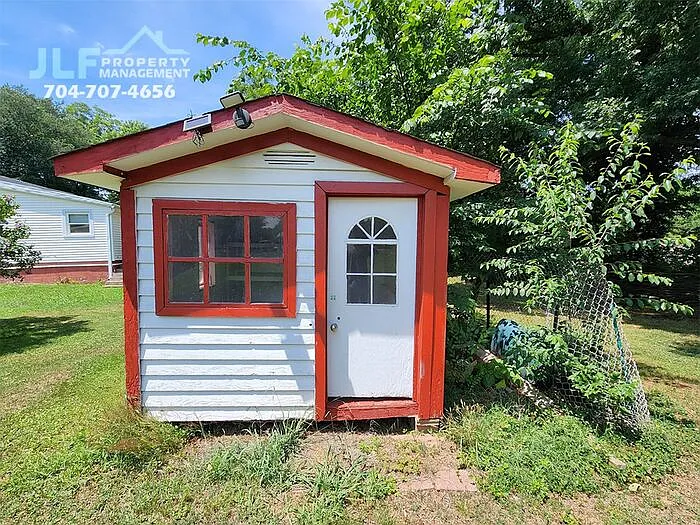 135 Oak Grove Rd — Photo 21
