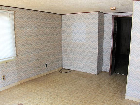 5th image of 14718 Edgehill Dr