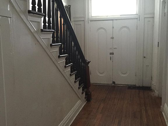 front foyer/entrance