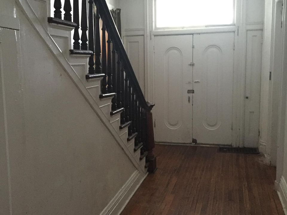 front foyer/entrance