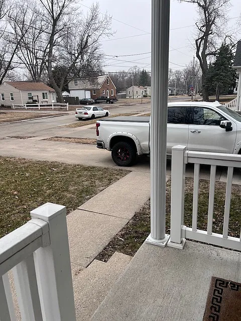 Private drive and front access - 2316 51st St