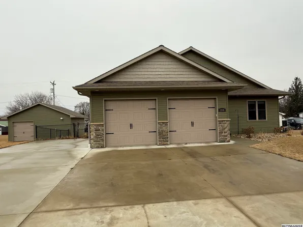 214 Park St, Osage, IA 50461