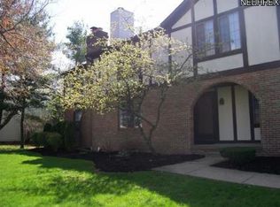 6672 Hills And Dales Rd NW, Canton, OH 44708