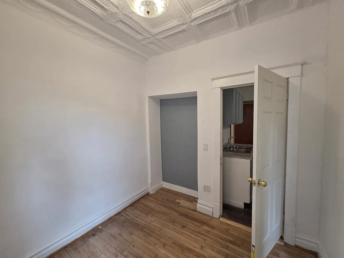 Building Photo - 2628 W 38th St #1