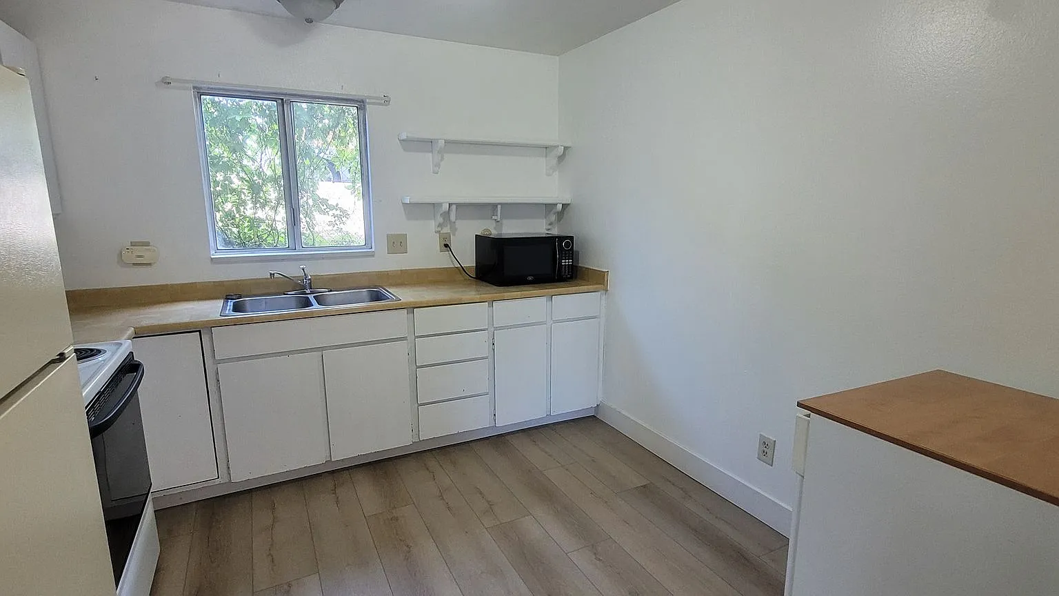 Price Drop! 2 Bedroom Unit In Provo! Enjoy $200 Off Your First Month's Rent! — Photo 1