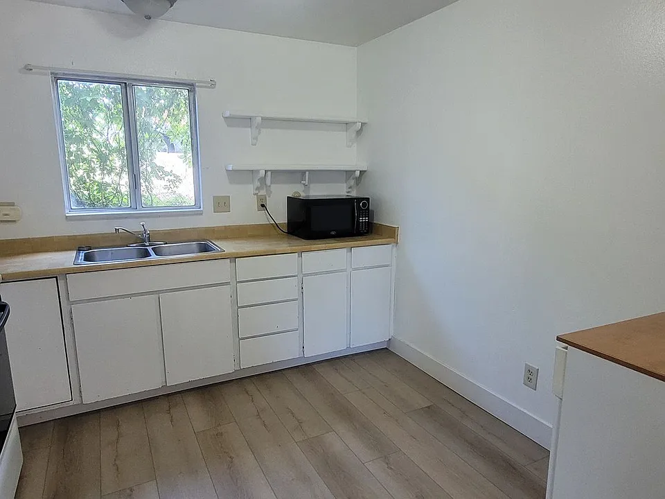 627 N 600 W #10