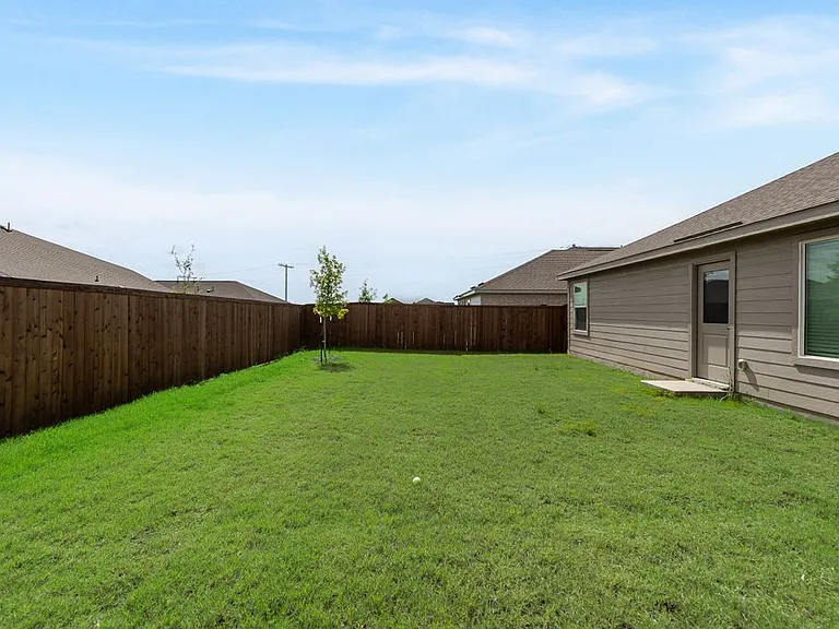 14112 Hammersmith St — Photo 20
