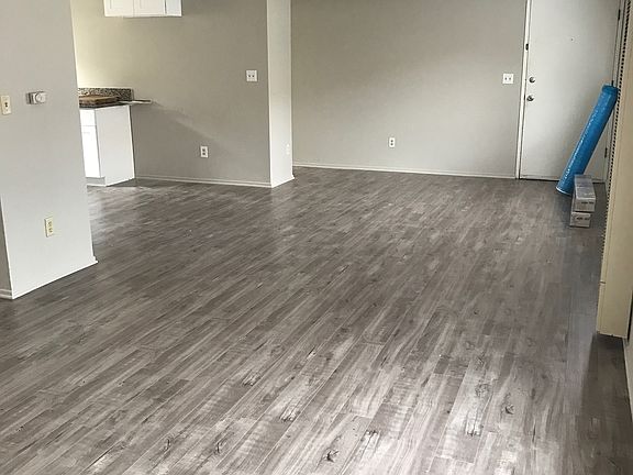 28'long dining/livin rmbedroom
