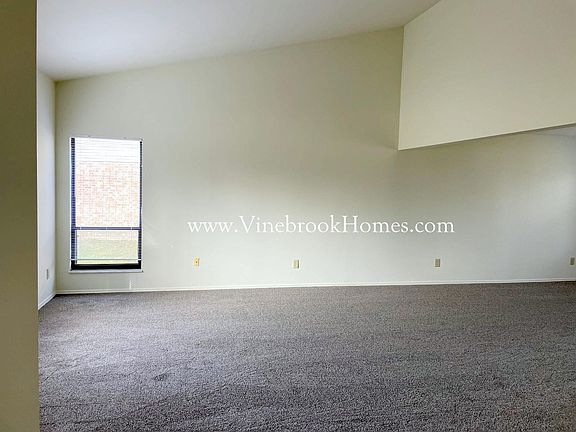 3rd image of 8746 Deer Valley Dr