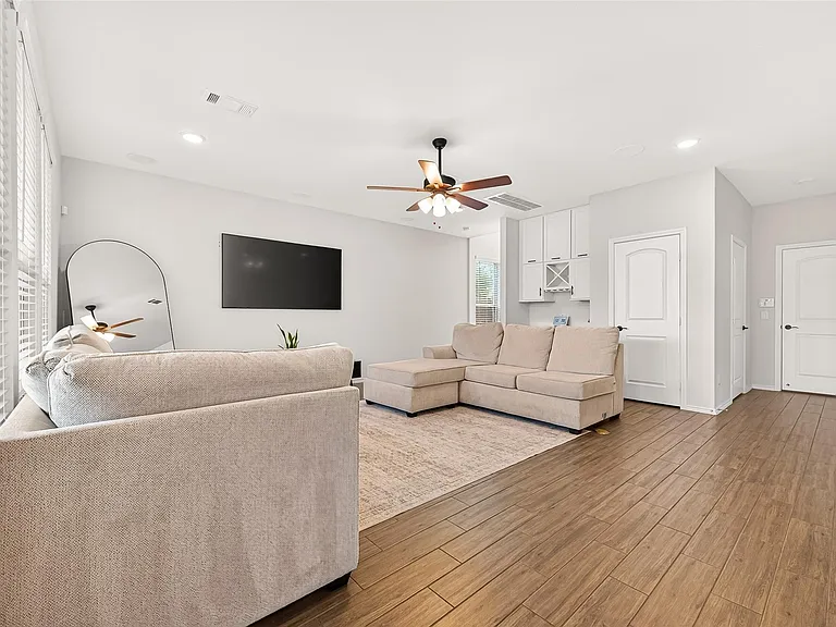 5134 Aedan Oak St — Photo 10