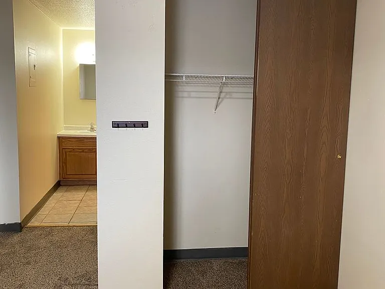 Crestwood Apartments — Photo 60