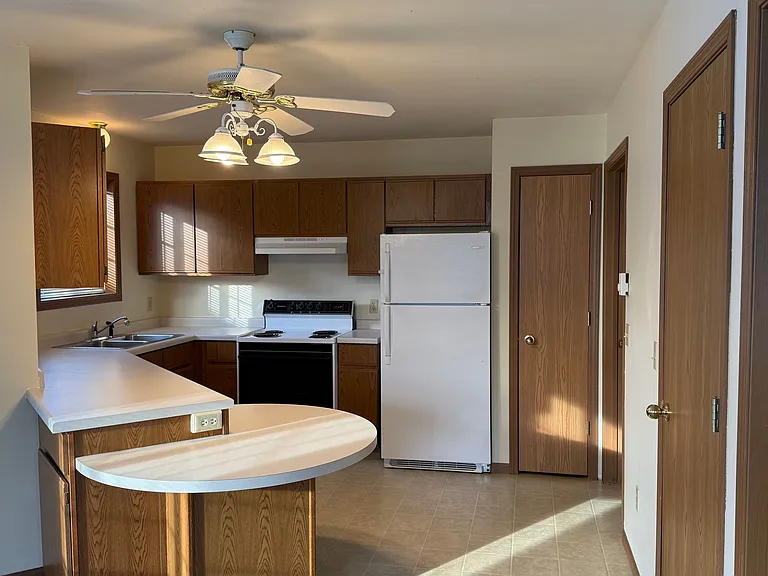 208 Bowman Ln #4 — Photo 6