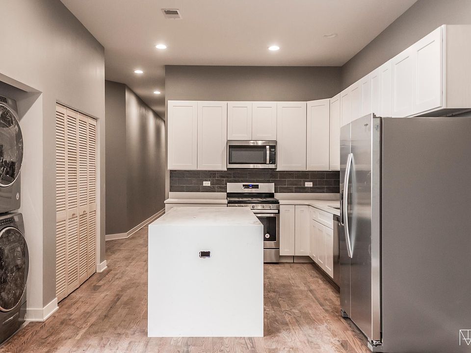 2nd image of 4710 S King Dr #101