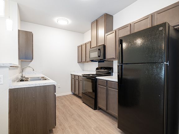 3rd image of 305 E Hawaii Ave #42802