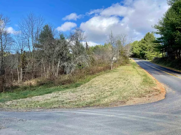 48 Sugar Creek Rd, Hillsville, VA 24343
