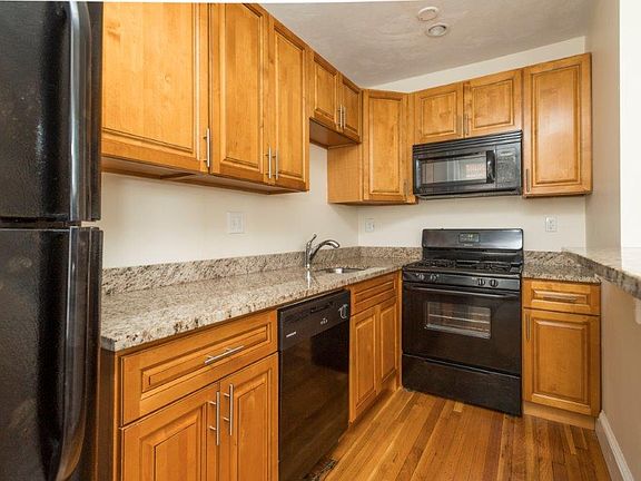 2nd image of 136-138 Highland Ave #138-6