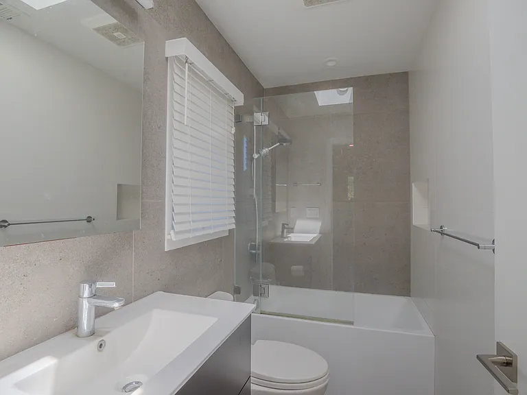 125 Lockhart Ln — Photo 17