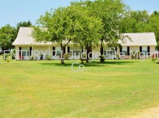 105 Pioneer Ct, Waxahachie, TX 75167