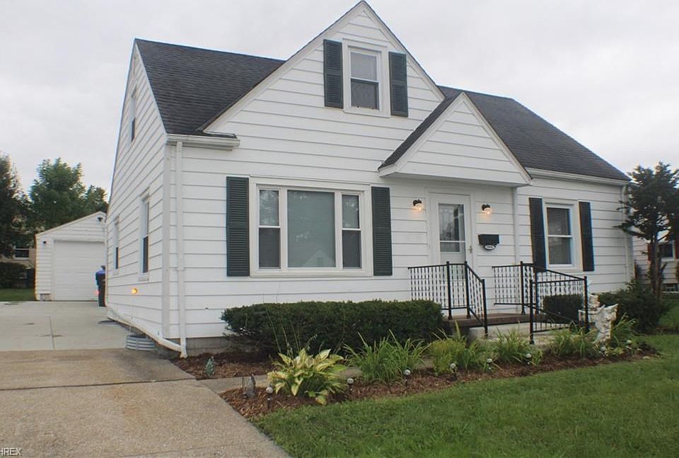 1st image of 1064 Lincoln Ave