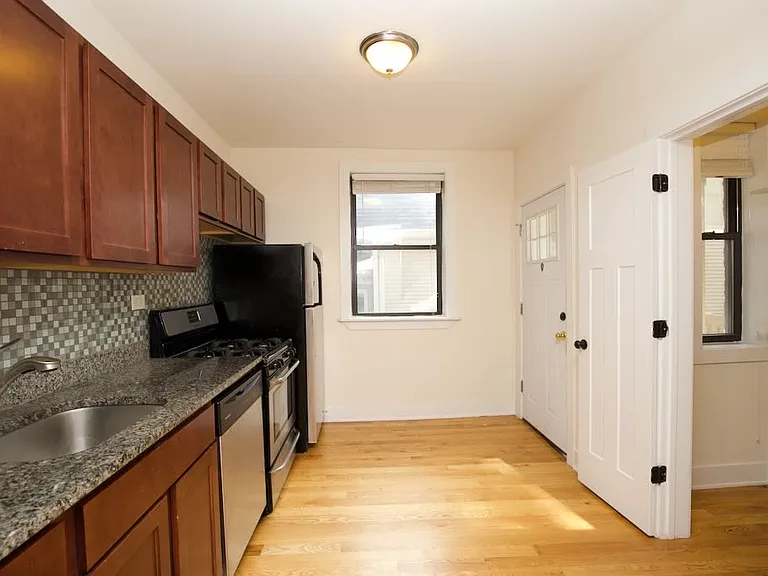 2147 N Fremont St #N4 — Photo 2