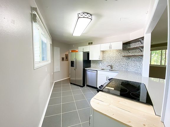 3rd image of 3021 Woodland St #3019