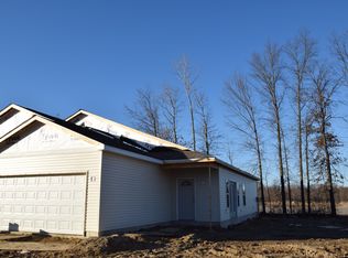 136 Summer Tree Dr, Porter, IN 46304