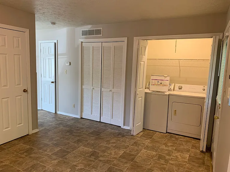 1383 West Allen Street — Photo 9