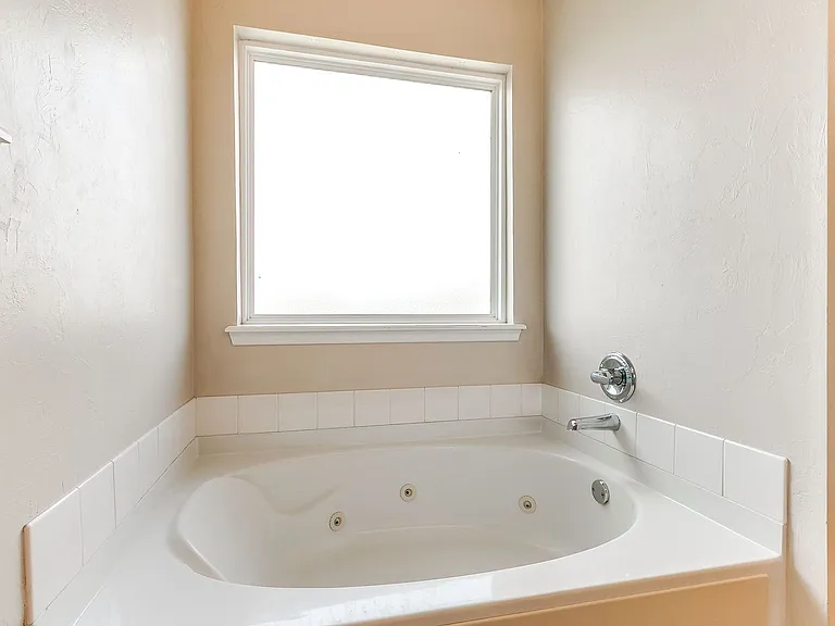 2829 NW 182nd St — Photo 11