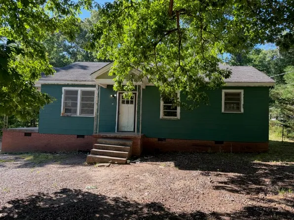 37 Lily St, Greenville, SC 29617