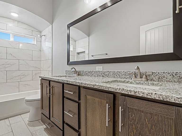 212 Lydia St — Photo 16