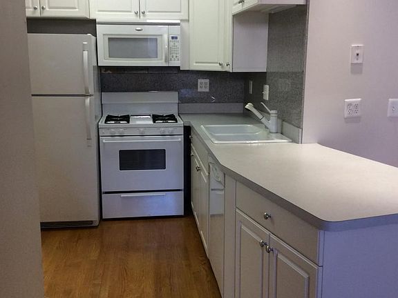 2nd image of 1162 W Grand Ave APT 4R